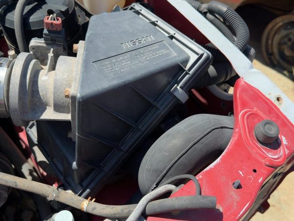 90-95 Nissan Pathfinder Complete Air Intake Cleaner Filter Box Housing Oem 3.0L — photo 2