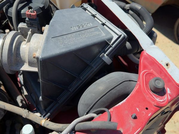 90-95 Nissan Pathfinder Complete Air Intake Cleaner Filter Box Housing Oem 3.0L — photo 1