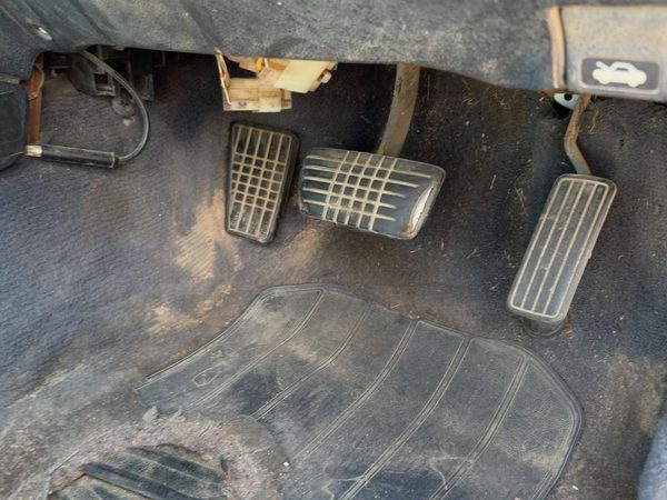 1994 Subaru Legacy Rhd Brake Pedal Assembly Oem — photo 1
