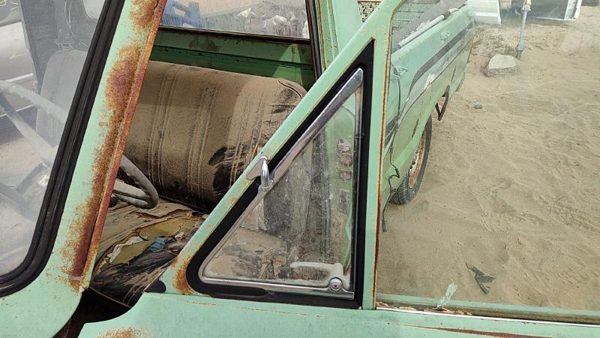 72-82 Ford Courier Driver Left Front Vent Window Small Door Glass With Frame Oem — photo 1