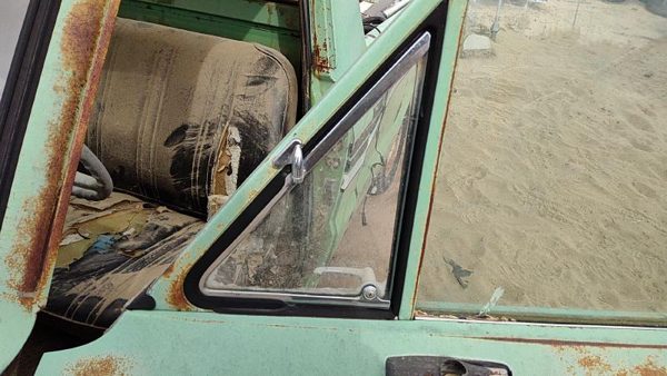 72-82 Ford Courier Driver Left Front Vent Window Small Door Glass With Frame Oem — photo 2