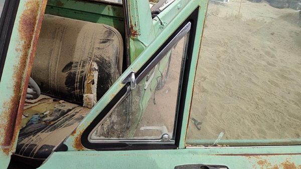 72-82 Ford Courier Driver Left Front Vent Window Small Door Glass With Frame Oem — photo 3