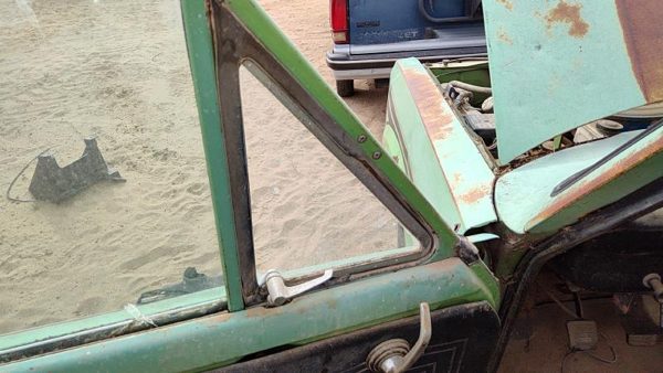 72-82 Ford Courier Driver Left Front Vent Window Small Door Glass With Frame Oem — photo 5