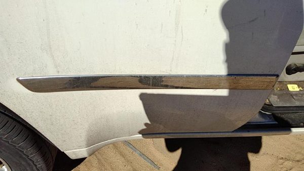 2006-2009 Gmc Envoy Passenger Right Rear Moulding From Door Oem Back Trim Strip — photo 2