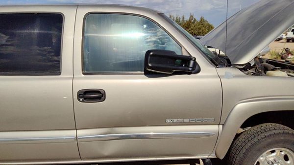 2002 GMC Sierra 2500 HD Front Door RH 11U 4DR Pewter Metallic 11U — photo 1