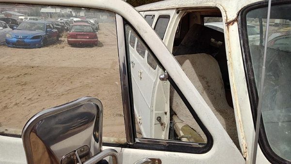 71-77 Van B200 Passenger Right Front Vent Window Small Door Glass With Frame Oem — photo 1