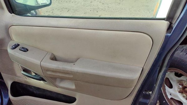 2005 Ford Explorer Passenger Right Front Door Trim Panel With Switches Tan Gp — photo 2