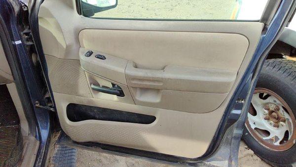 2005 Ford Explorer Passenger Right Front Door Trim Panel With Switches Tan Gp — photo 1