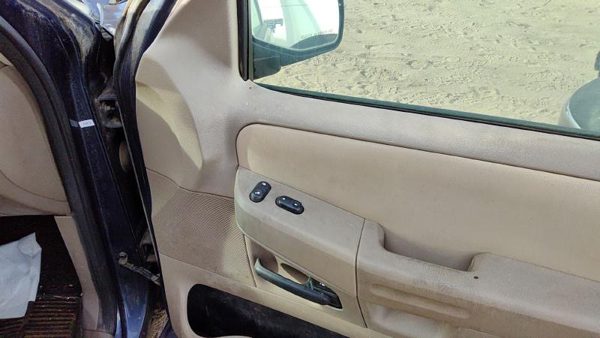 2005 Ford Explorer Passenger Right Front Door Trim Panel With Switches Tan Gp — photo 5