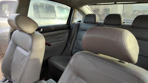 2002-2005 Vw Passat Pair Of Front Headrests Oem Left Right Set Seat — photo 3