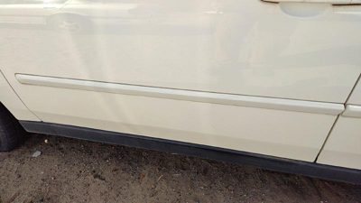 04-08 New Style Malibu Driver Left Front Moulding From Door Trim White 40U