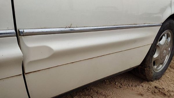 97-05 Buick Park Ave Driver Left Rear Moulding From Door Oem Back Trim White 78u — photo 2