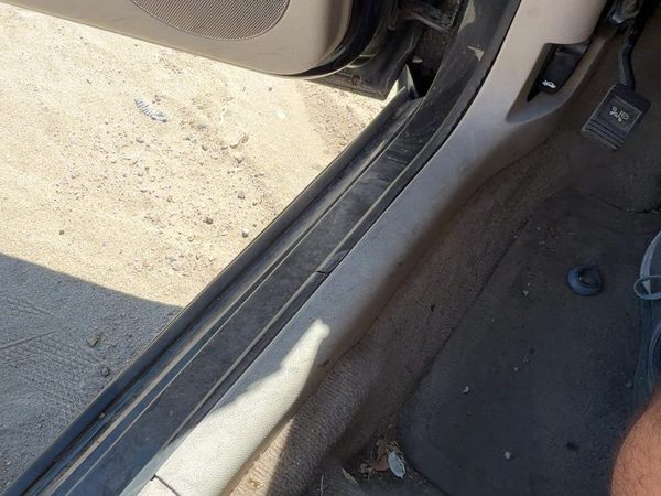 2006-2011 Chevy Impala Driver Left Lower Kick Trim Panel Oem Neutral 522 — photo 3