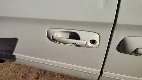 2001-2007 Dodge Caravan Driver Left Front Outside Door Handle Oem White Pw1 — photo 1