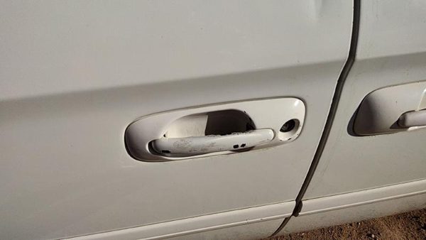 2001-2007 Dodge Caravan Driver Left Front Outside Door Handle Oem White Pw1 — photo 3