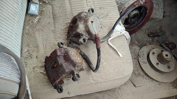 1978-1987 Chevy Malibu Passenger Right Front Brake Caliper With Mount Bracket — photo 1