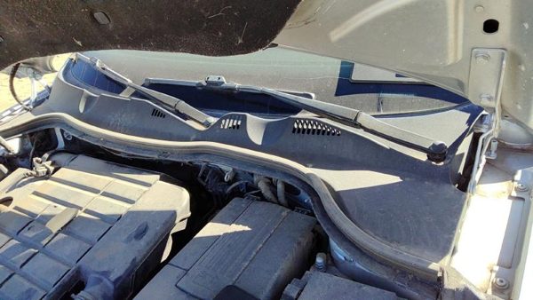 2006-2010 Vw Passat Windshield Wiper Cowl Vent Trim Panel Oem Cover — photo 2