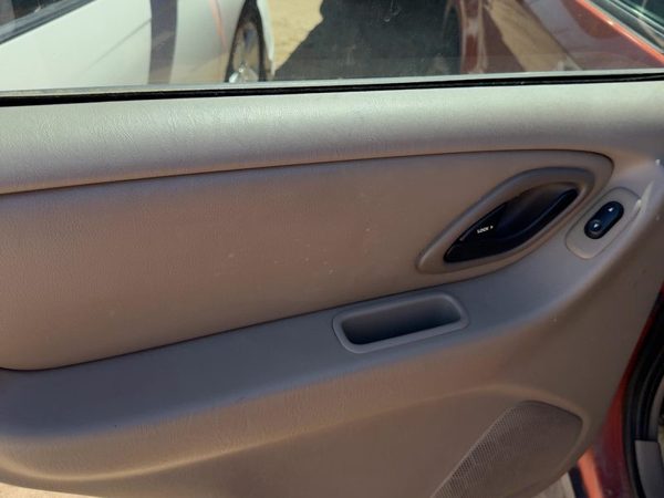 03-07 Escape Driver Left Rear Door Trim Panel With Switches Back Pebble Tan Ah — photo 2