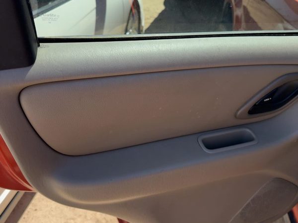 03-07 Escape Driver Left Rear Door Trim Panel With Switches Back Pebble Tan Ah — photo 3