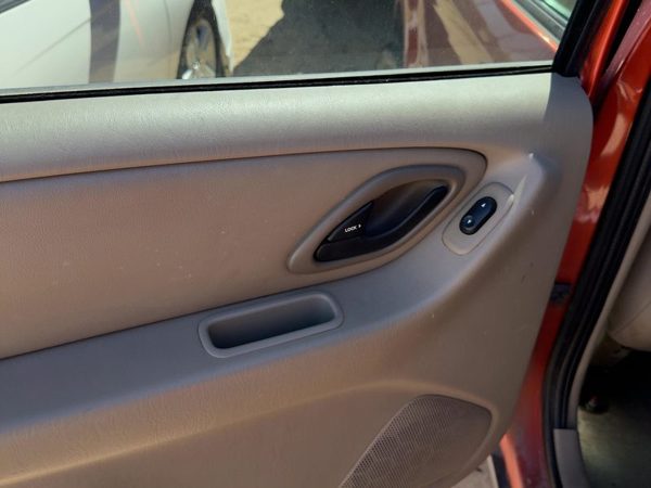 03-07 Escape Driver Left Rear Door Trim Panel With Switches Back Pebble Tan Ah — photo 6