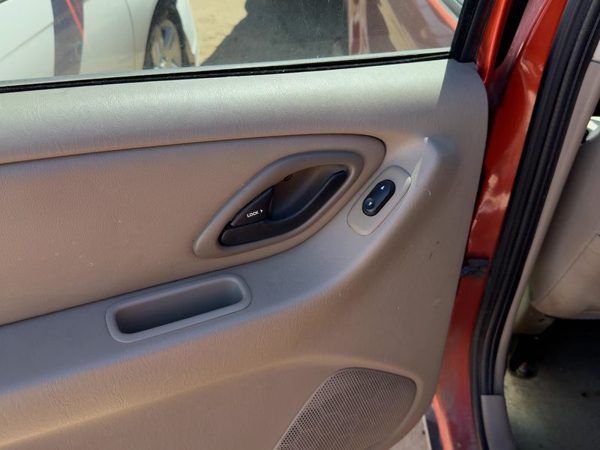 03-07 Escape Driver Left Rear Door Trim Panel With Switches Back Pebble Tan Ah — photo 7
