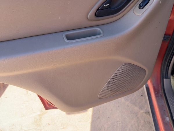 03-07 Escape Driver Left Rear Door Trim Panel With Switches Back Pebble Tan Ah — photo 8