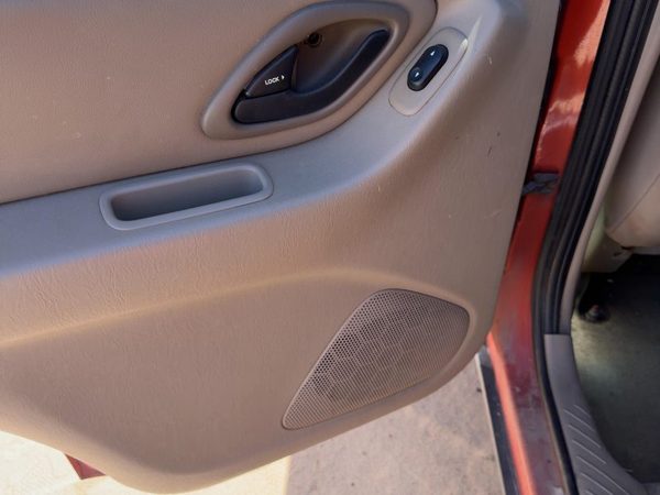 03-07 Escape Driver Left Rear Door Trim Panel With Switches Back Pebble Tan Ah — photo 9