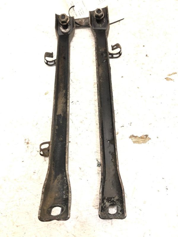 1986 Chevy Corvette C4 Pair Of Front Crossmember To Frame Braces Rod Struts Oem — photo 9