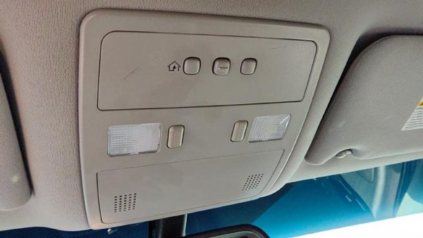 2005 Cadillac Sts Center Overhead Console Oem Dome Light Map Lamp Cubby Gray 132 — photo 1