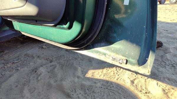 2000 Ford Taurus Front Door RH Su Tropic Green 1F1Z5420124AA — photo 7