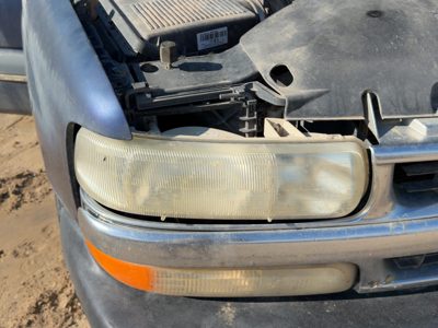 2000-2006 Chevy Suburban Passenger Right Head Light Oem Front Lamp 16526134