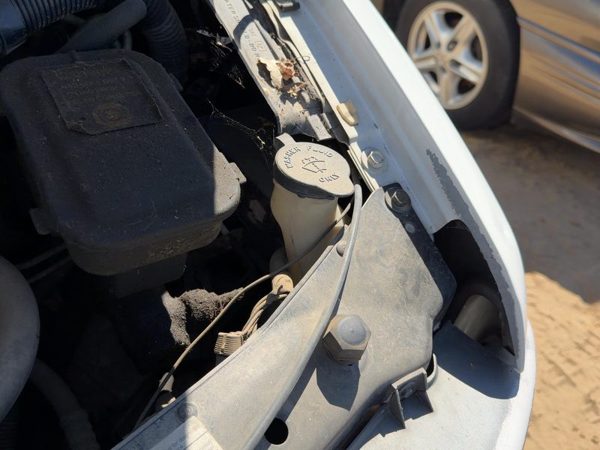 97-02 Express 2500 Windshield Washer Fluid Reservoir With Pump Oem Wiper Tank — photo 2