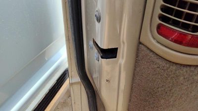 2000 Chrysler Town & Country Driver Left Front Door Latch With Rods/Cables Oem
