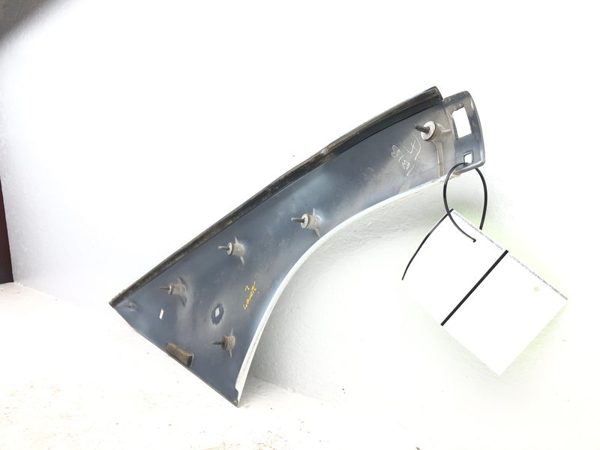 2001 Ford Mustang Driver Left Rear Corner Quarter Panel Moulding C Post Oem — photo 5