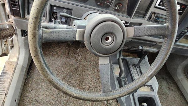 1992 Jeep Cherokee Steering Wheel — photo 2
