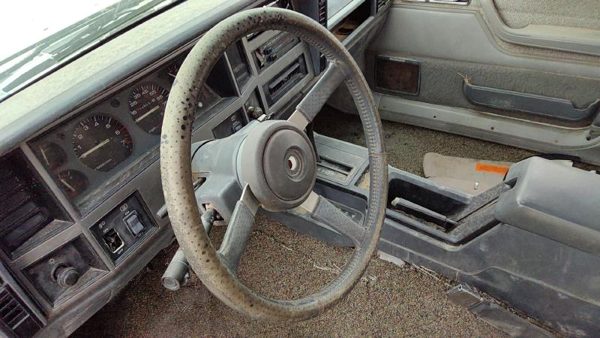 1992 Jeep Cherokee Steering Wheel — photo 4