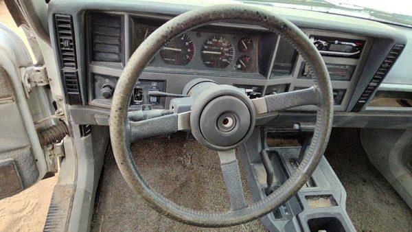 1992 Jeep Cherokee Steering Wheel — photo 1