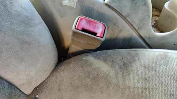 01 Chevy Impala Passenger Right Front Seat Belt Buckle Receiver Oem Neutral 52D — photo 1