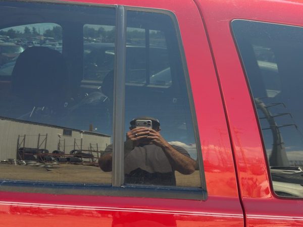 99-04 Grand Cherokee Driver Left Rear Vent Window Back Door Glass With Frame Oem — photo 1