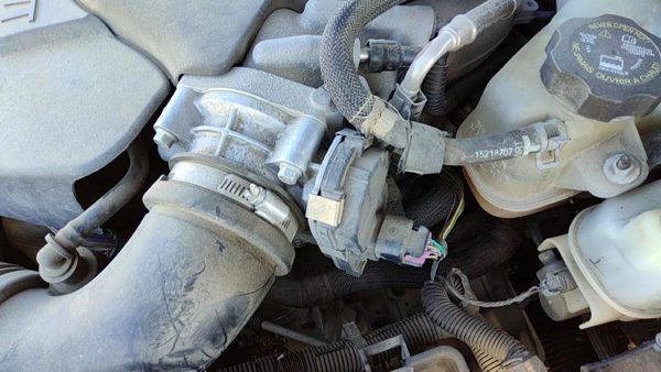 2011 Chevrolet Malibu Throttle Body/valve Assy Chevy 3.6L — photo 2