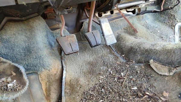 1985 Pontiac Sunbird Complete Clutch And Brake Pedal Assembly Oem — photo 1