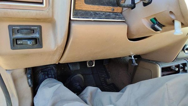 1984 Ford Tempo Lower Dash Under Column Knee Bolster Trim Panel Oem Tan — photo 3
