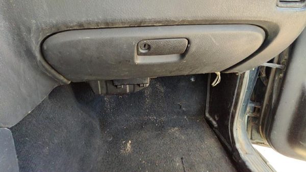 1996 97 Suzuki Sidekick Glove Box Assembly Complete Door With Latch Oem Gray Gri — photo 1