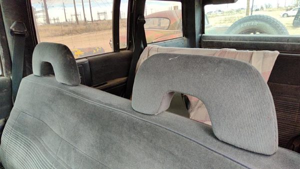 1993 Chevy S10 Blazer Pair Of Front Headrests Oem Left Right Set Seat — photo 2