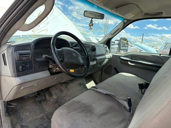 2005 Ford F350 Vehicle Unit Complt. — photo 5