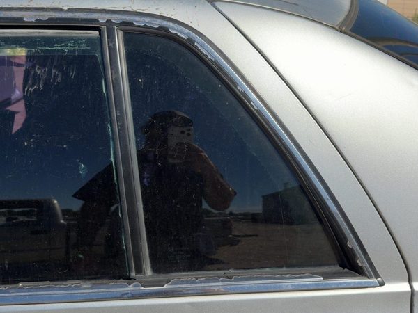 2005 Cadillac Deville Rear Vent Glass/window LH — photo 3
