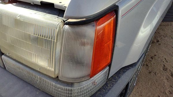93-98 Grand Cherokee Driver Left Front Turn Signal Light Lamp Fender Mounted — photo 1