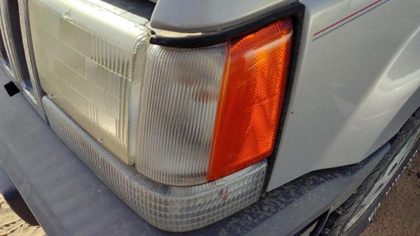 93-98 Grand Cherokee Driver Left Front Turn Signal Light Lamp Fender Mounted — photo 4