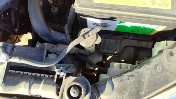 2001-2005 Hyundai Xg350 Coolant Reservoir Radiator Overflow Tank Bottle Oem — photo 2