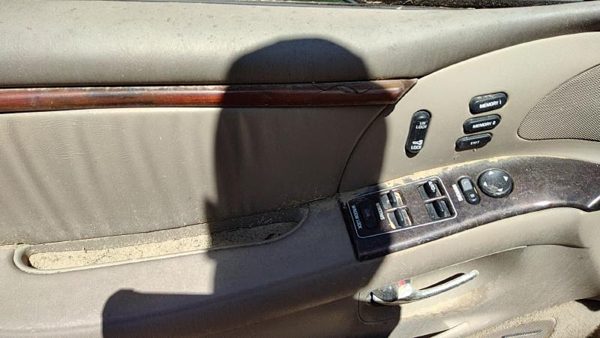 1997-03 Park Ave Ultra Driver Left Front Inside Door Trim Panel Only Oem Tan 562 — photo 4
